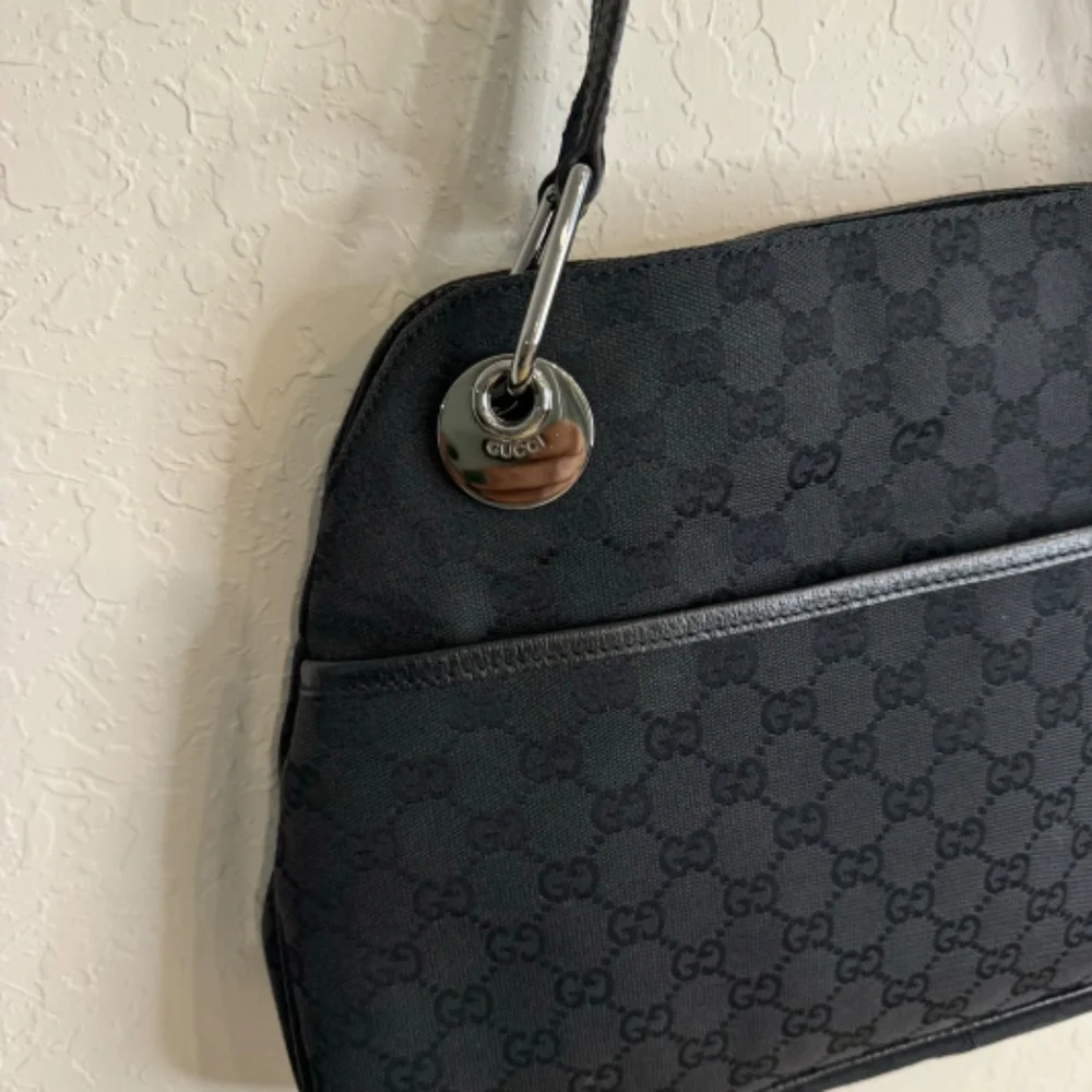 Authentic GUCCI Eclipse GG Black Canvas Shoulder Bag |Tote P0029